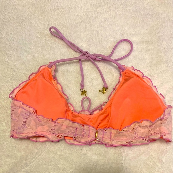 Victoria Secret SwimVictoria Secret Halter Bikini with padding - Picture 2 of 3